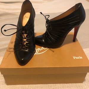 Christian Louboutin Inverness 100 Ap in black